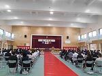 入学式を待つ体育館内の様子です。