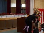 花束贈呈の様子です。