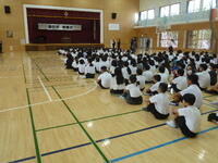 新任式・始業式前のようす